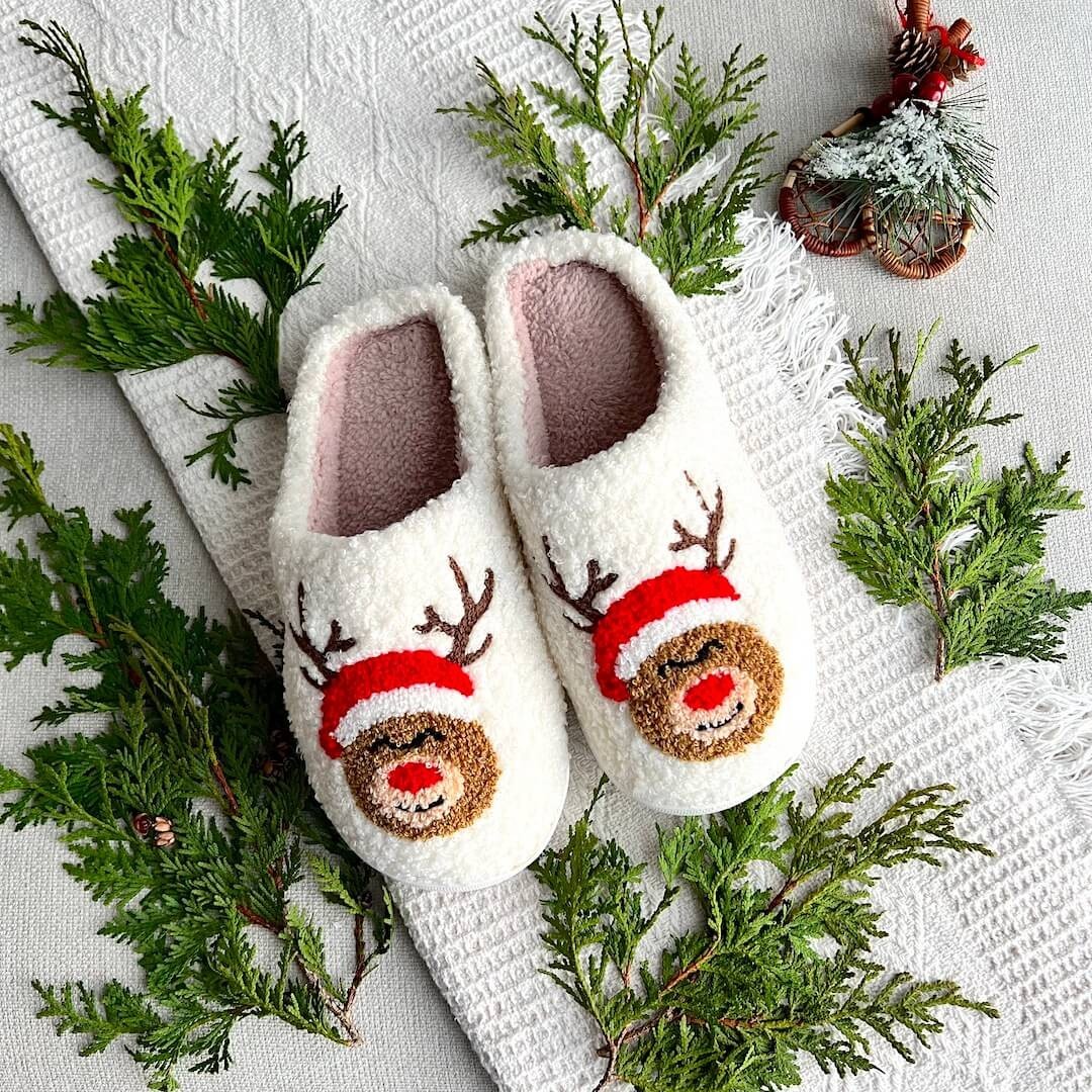 Fuzzy Holiday Slippers - Rudolph - Size: US 4-5 / EU 36-37