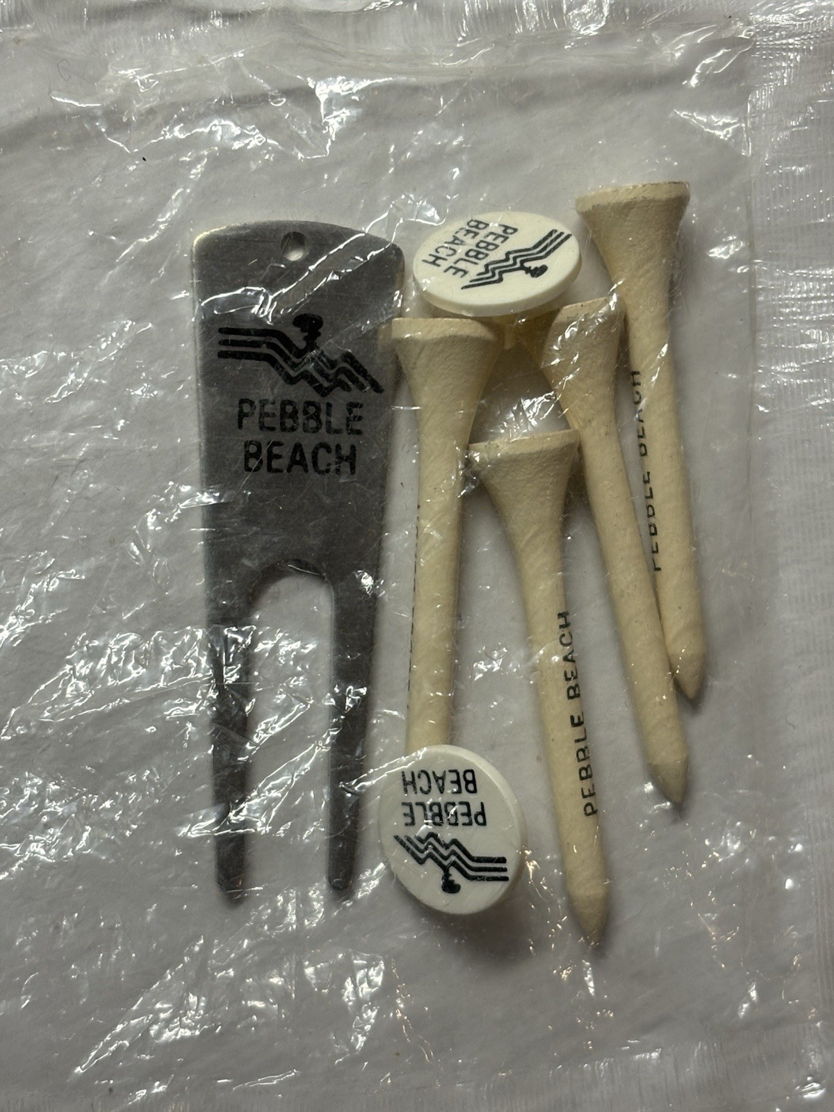 Pebble Beach Golf Links Metal Golf Repair Tool, 4 Wood Tees, & 2 Golf Markers
