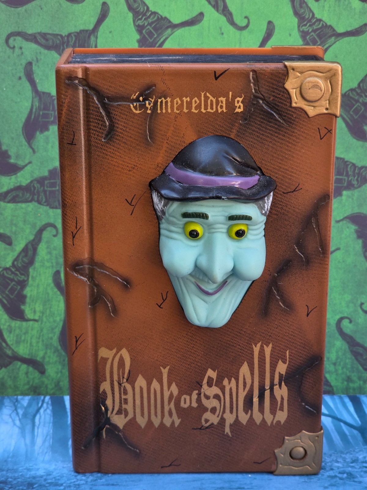 Gemmy Halloween  Esmerelda's Witch’s Book Of Spells animated  talking lights