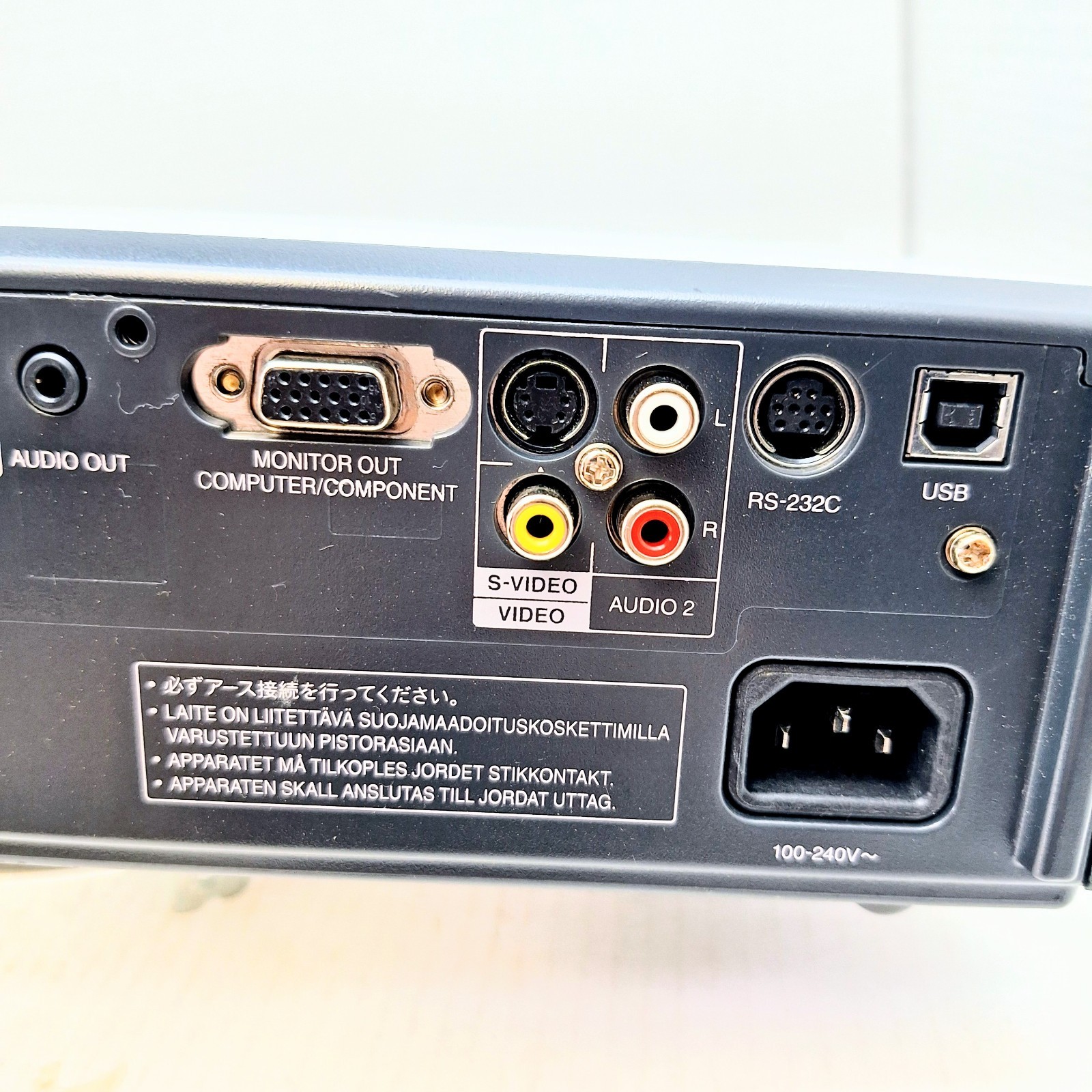 Sharp Notevision XR-32X DLP Multi-Media 2500 Lumens Projector W/ Ceiling Plug
