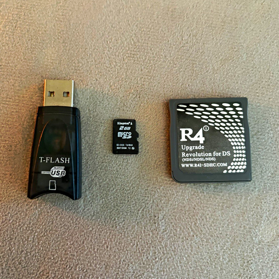 R4 Upgrade Revolution for DS R4I w/ 2GB microSD & USB Reader and 11 games