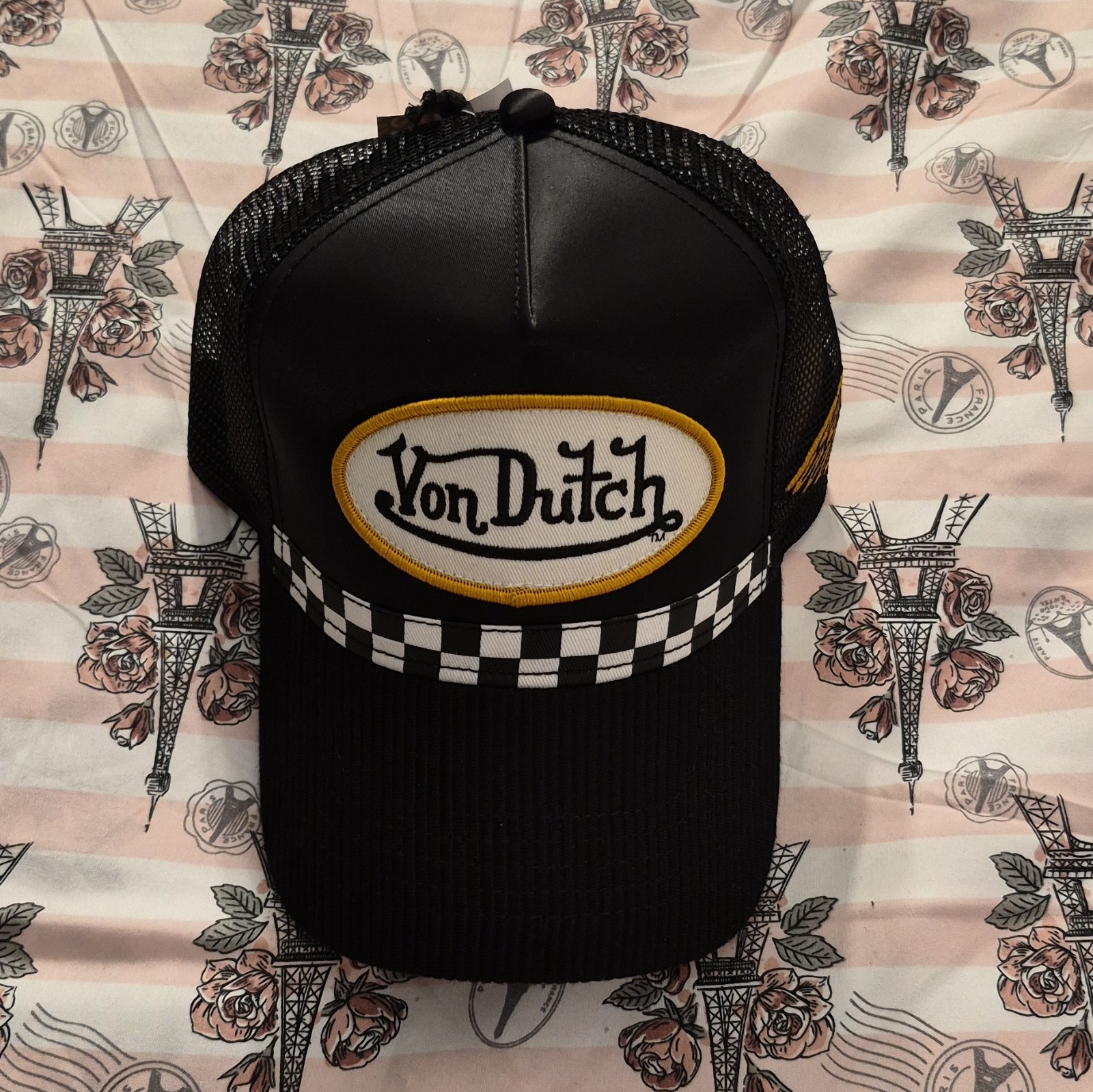 VON DUTCH BLACK & WHITE TRUCKER HAT MESH BACK ADJUSTABLE CHECK ONE SIZE