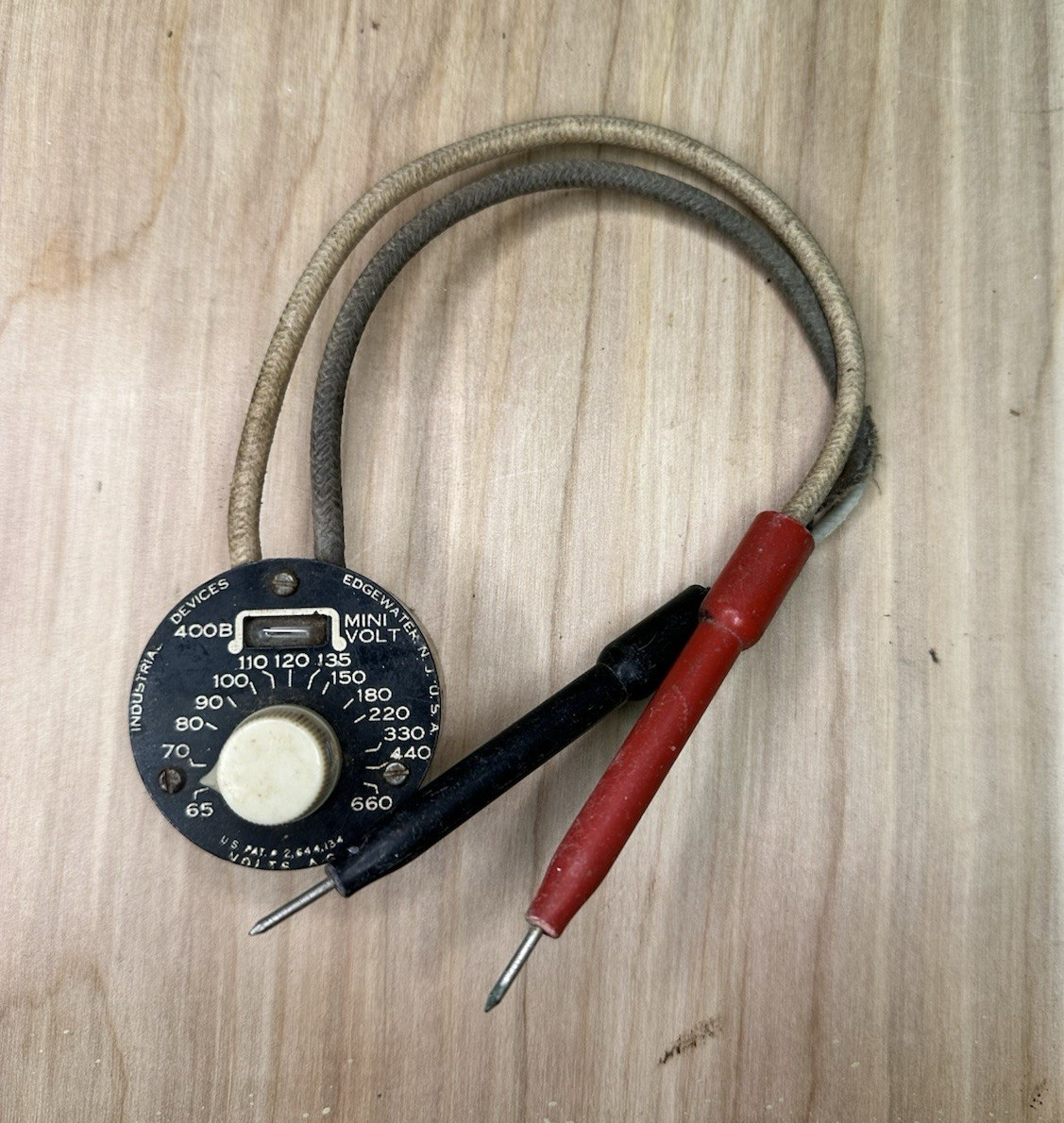 Industrial Devices 400B AC Analog Voltmeter 65-660V w/Test Leads