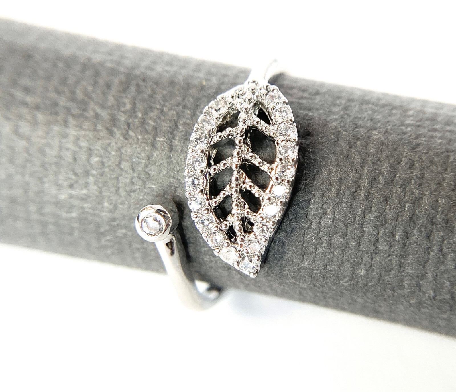 Leaf Multi-Paved CZ Gems Adjustable Mid Ring / Toe Ring