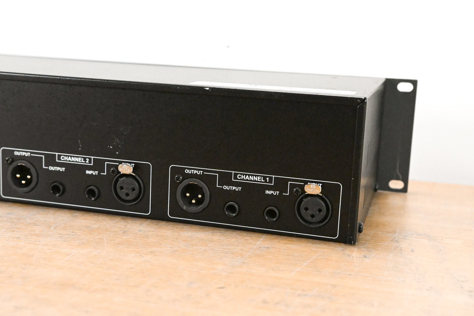 dbx 231 Dual-Channel 31-Band Graphic Equalizer CG012E7