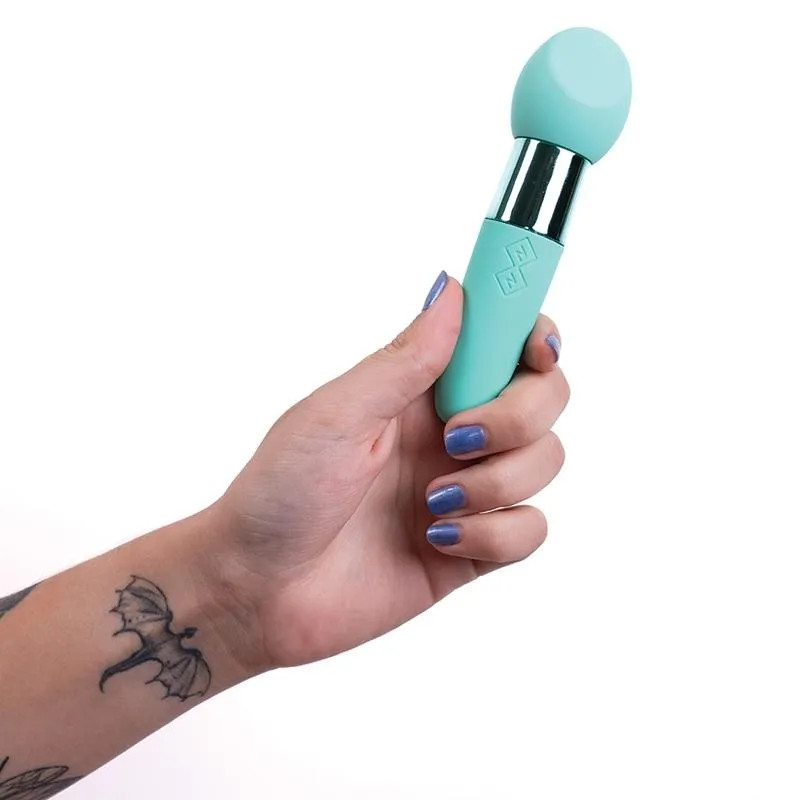 Maia Rina-Teal