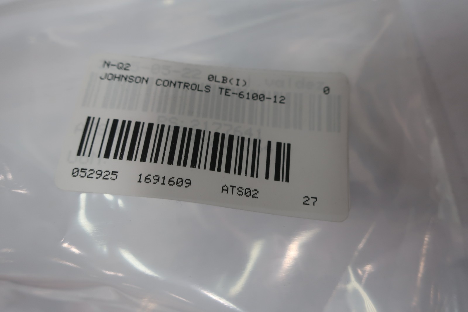 Johnson Controls TE-6100-12 Room Temperature Sensor W/ 8-pin Connector