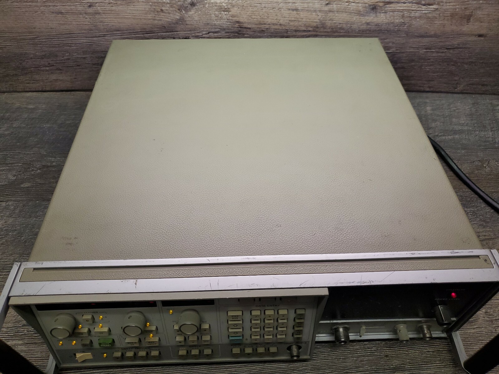 HP 8350B Sweep Oscillator w/ 86250b RF Plug In~ POWER TESTED ONLY
