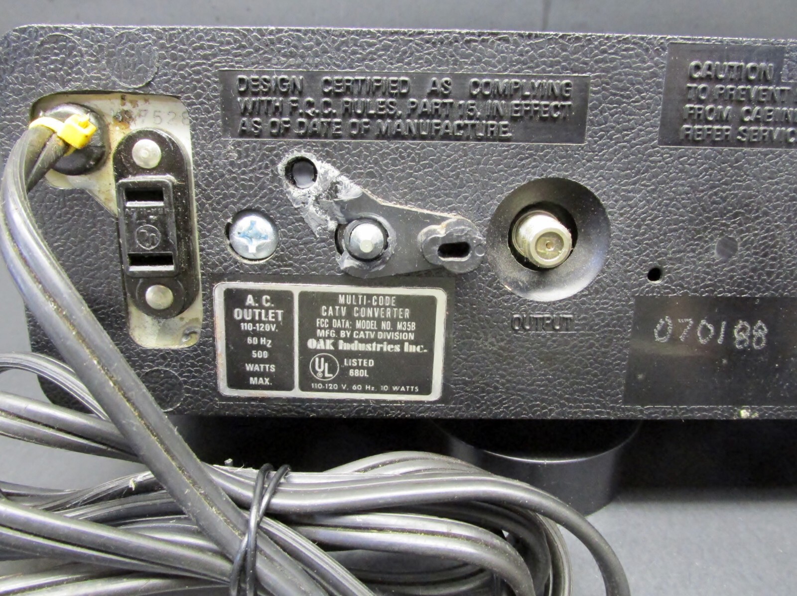 OAK Industries Inc. Multi Code CATV Cable Converter Box, Model No. M35B