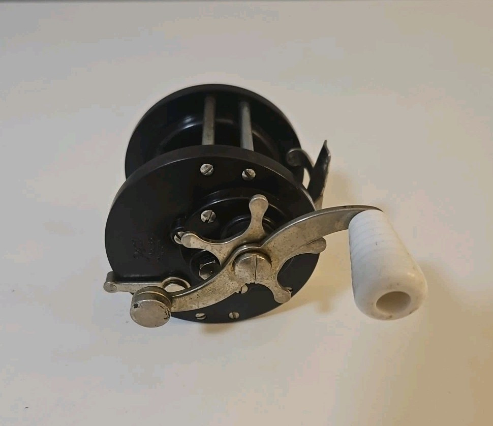 Vintage Penn Model No. 85 Fishing Reel Black Works Made in USA