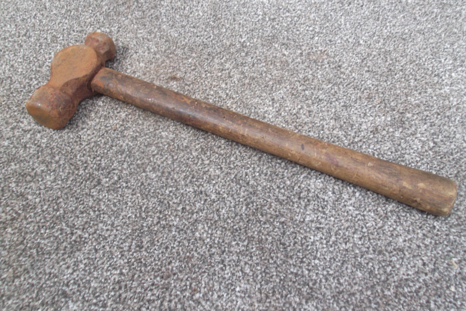 VINTAGE BLACKSMITHS 2.1/2lb BALL PEIN HAMMER.