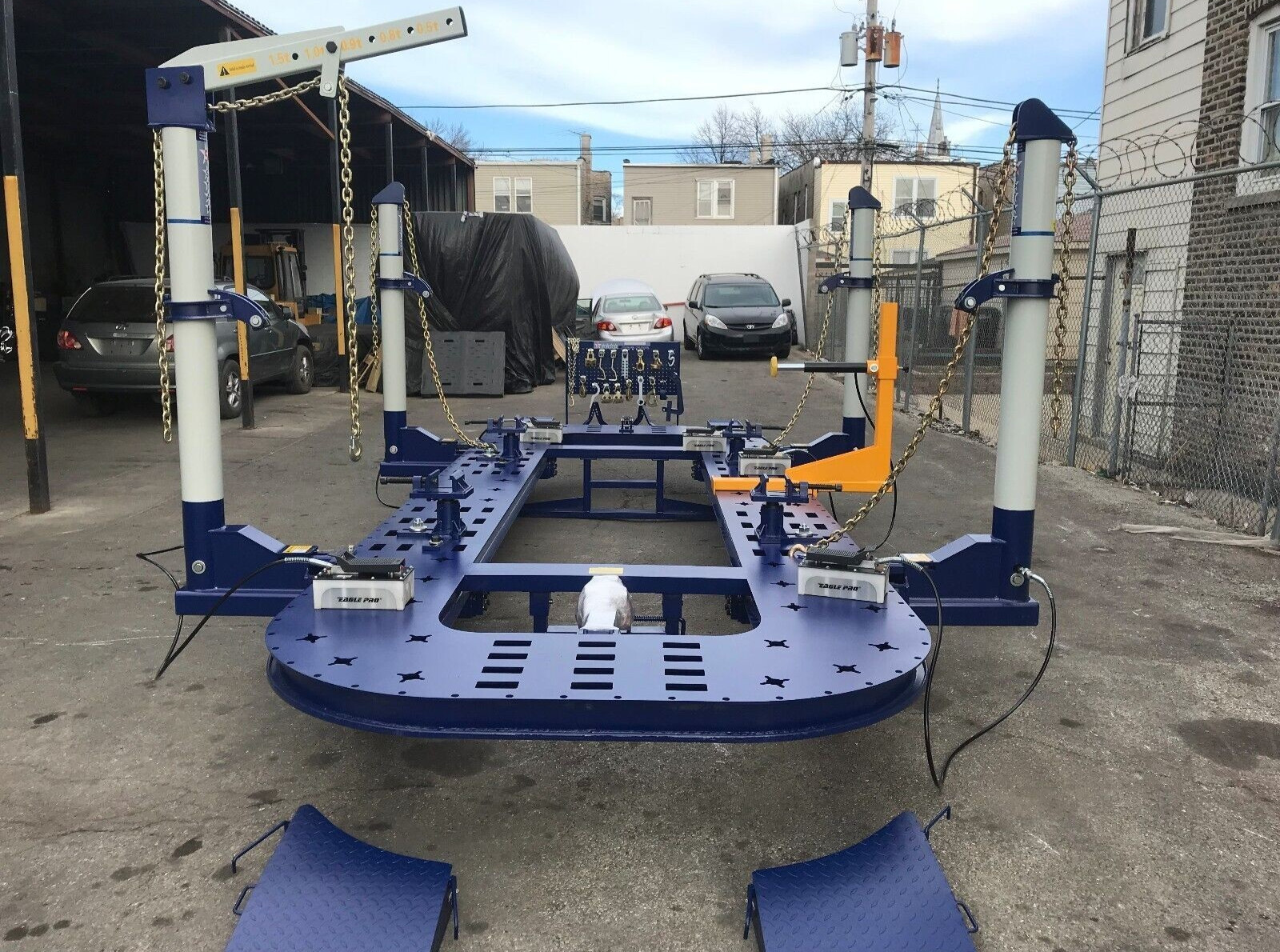 FREE SHIPPING NEW 22 FEET 4 TOWERS AUTO BODY SHOP FRAME MACHINE  CLAMPS,TOOLS