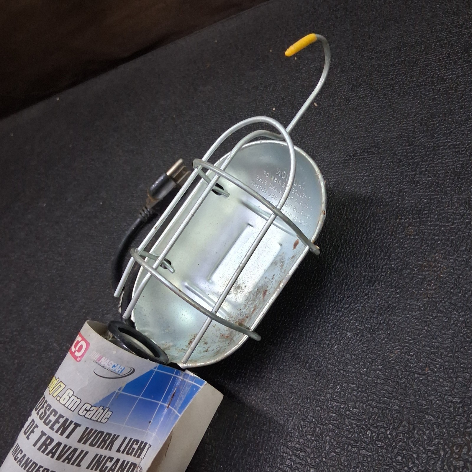 25' Bayco Model FL-425 Yellow 120vac Extension Drop Work Light