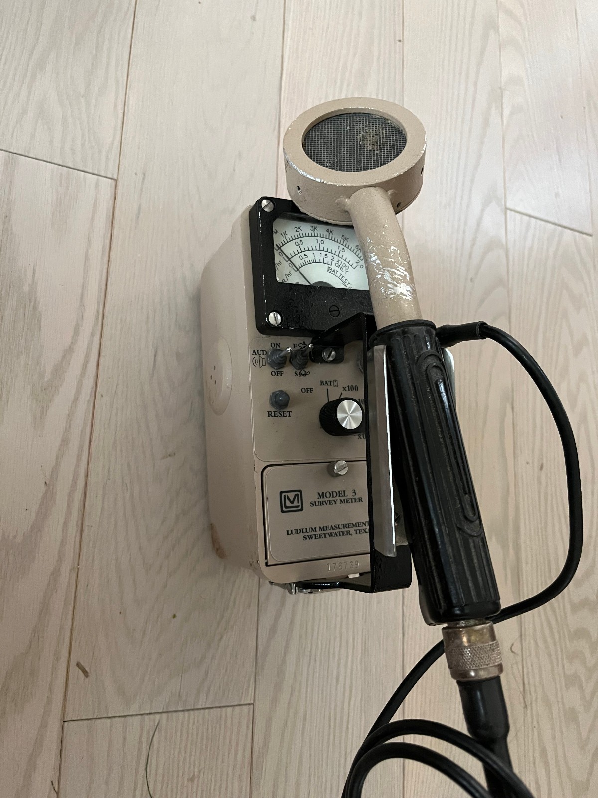 Ludlum 3 survey meter geiger counter radiometer 44-9  probe warranty tgb