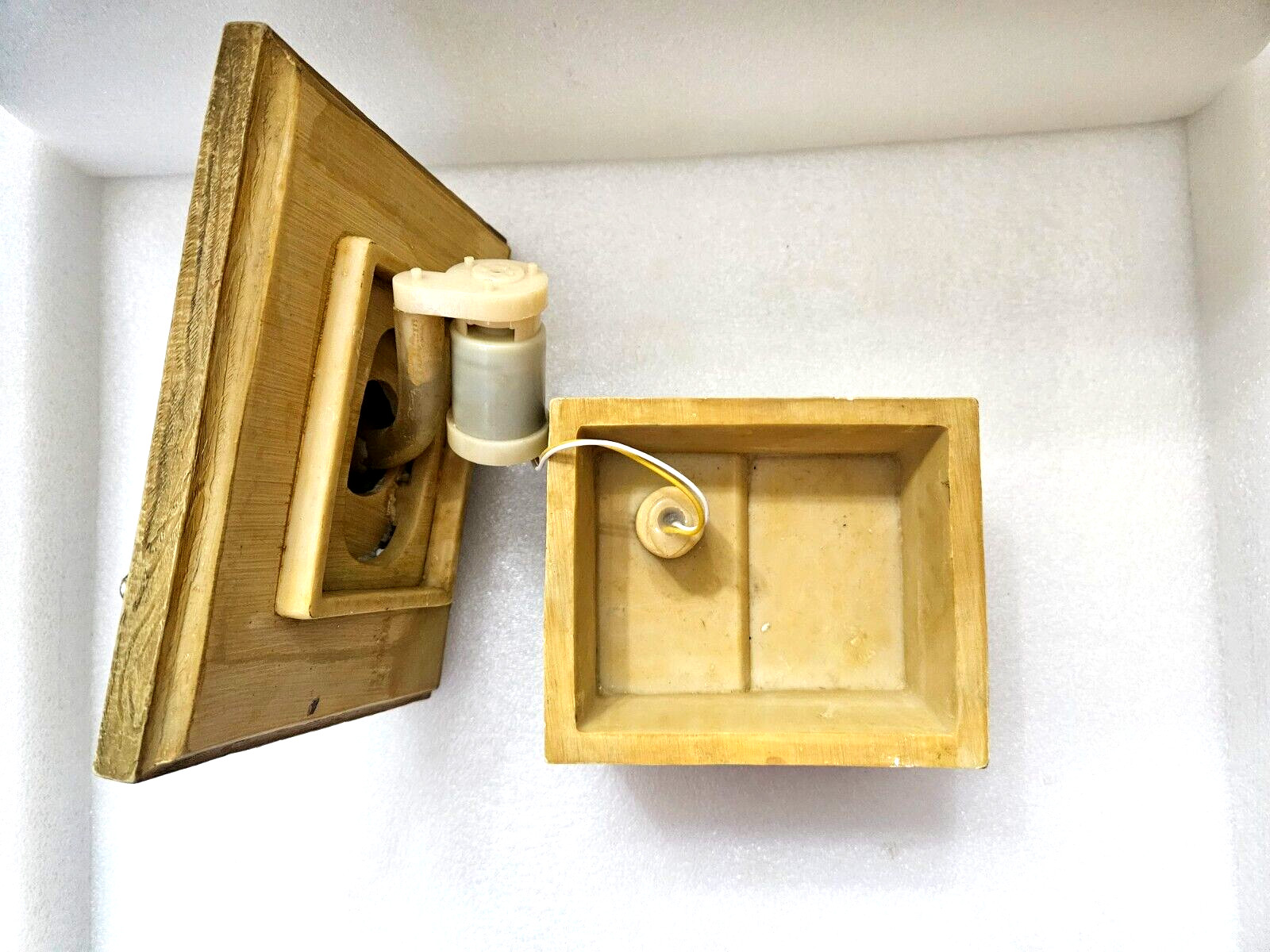 One of a Kind Vintage Element Desktop Pen/Pencil Holder/Music/Working Waterfall.