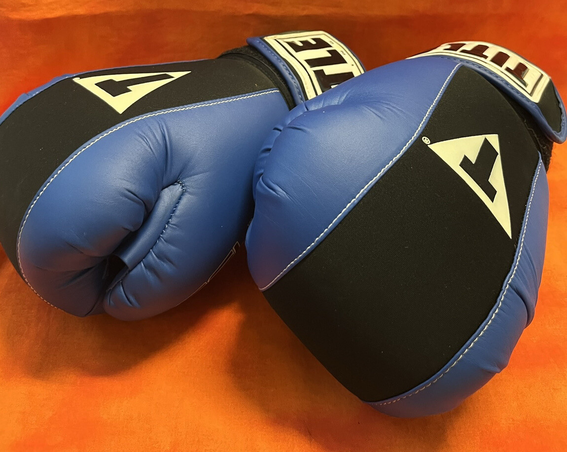 Title Size Medium Boxing Blue And Black Kickboxing Gel Lining Gloves