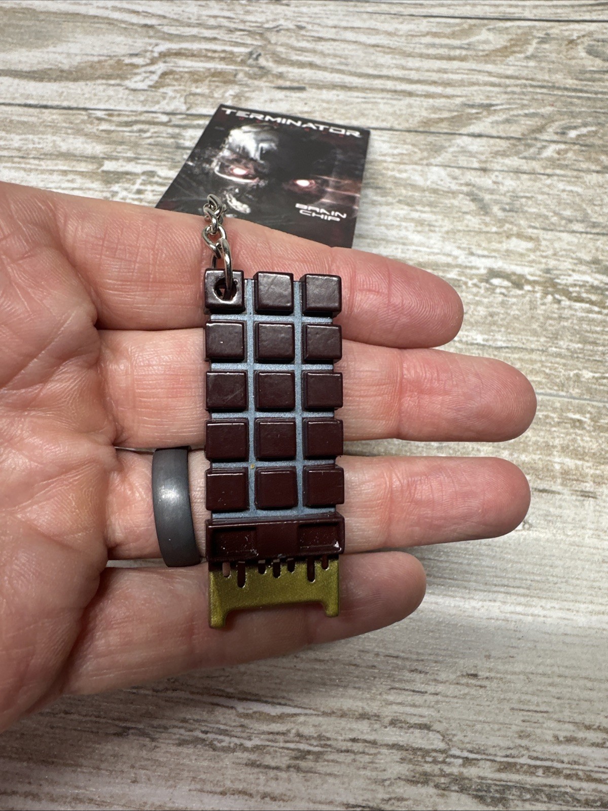 NWT LootCrate Exclusive TERMINATOR Genisys Brain Chip Keychain Keyring