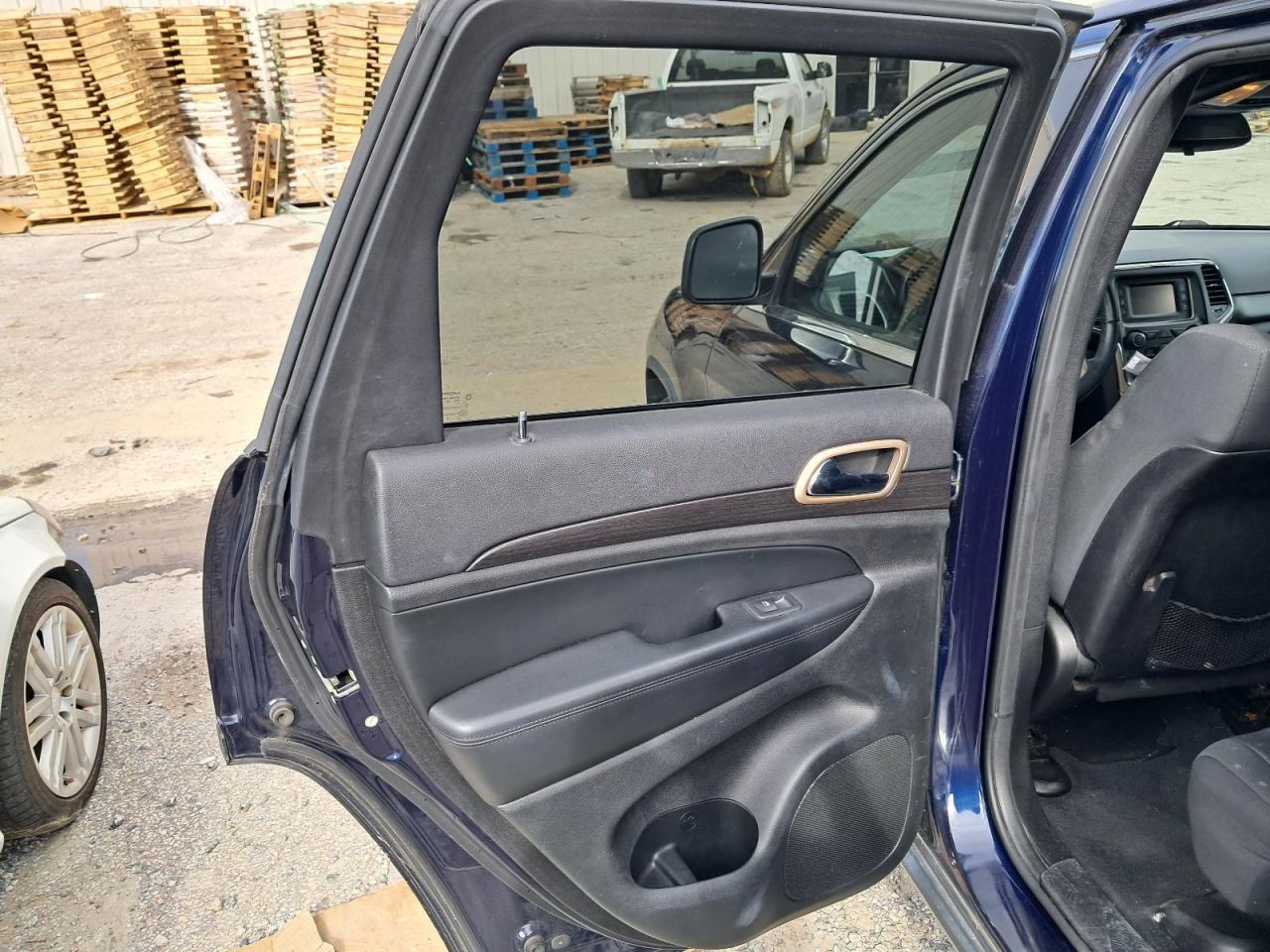 CHERGRAND 2014 Glove Box 4808422