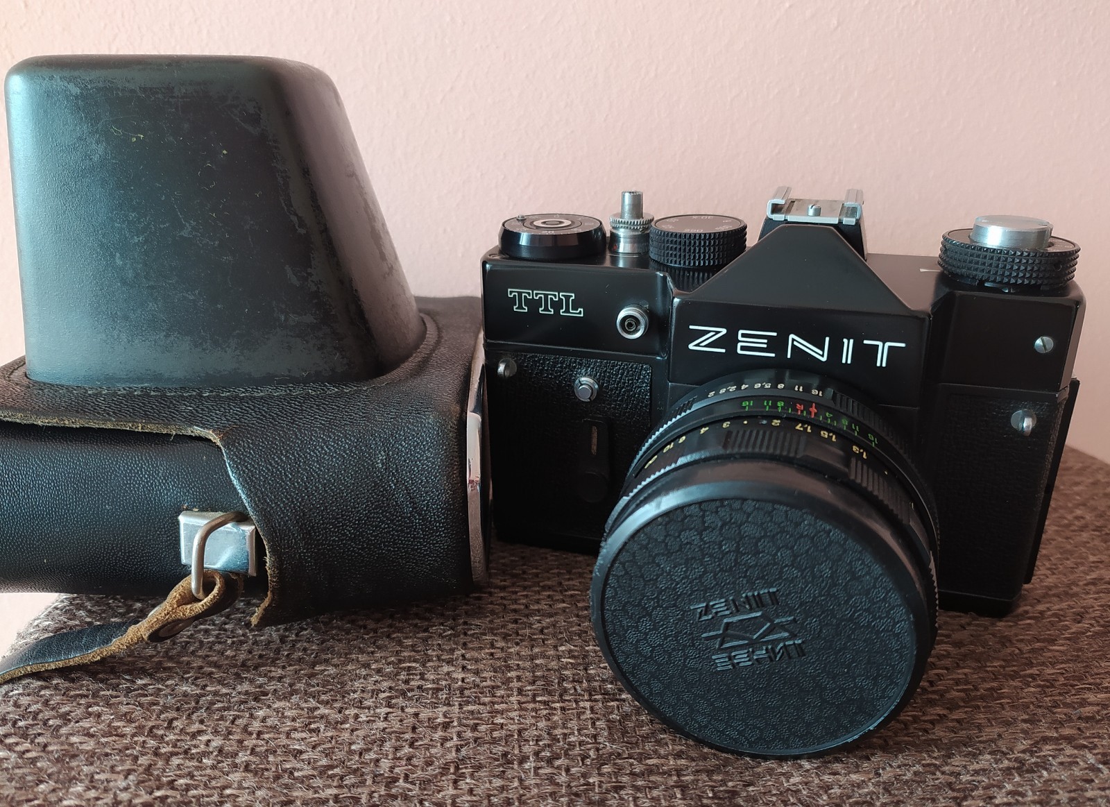 Black ZENIT-TTL SLR Camera, Vintage USSR, HELIOS-44m Lens