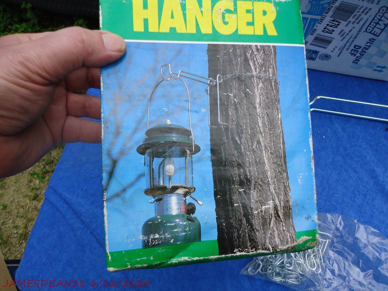 VTG Coghlans Lantern Hanger Metal Chain Hook Tree Post IN BOX