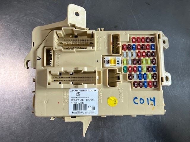 2017 Hyundai Elantra GT Inside Fuse Box (91955A5010) 577016