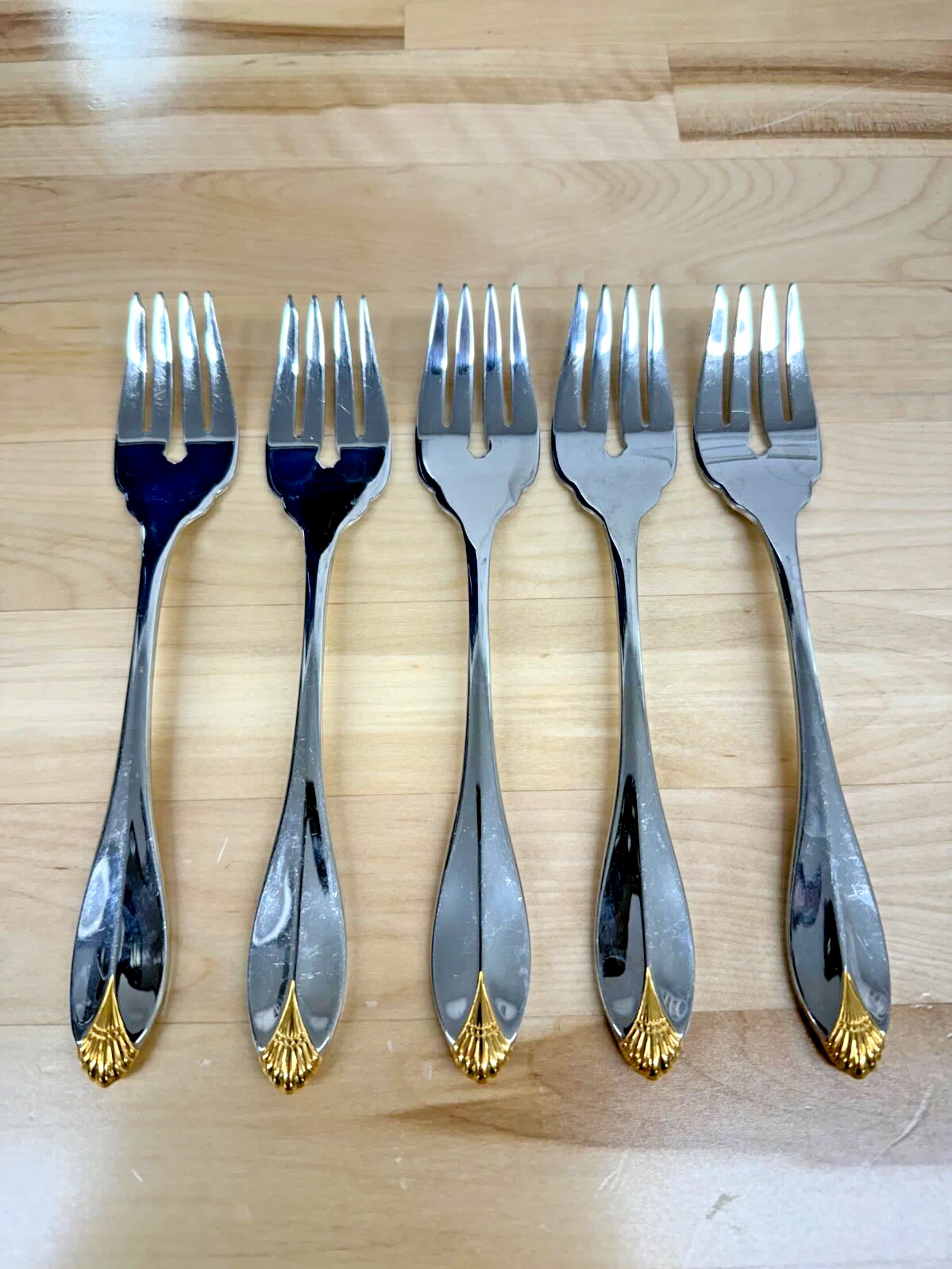 Oneida Community Golden Kingswood Lot of 5 Salad Forks Stainless Flatware