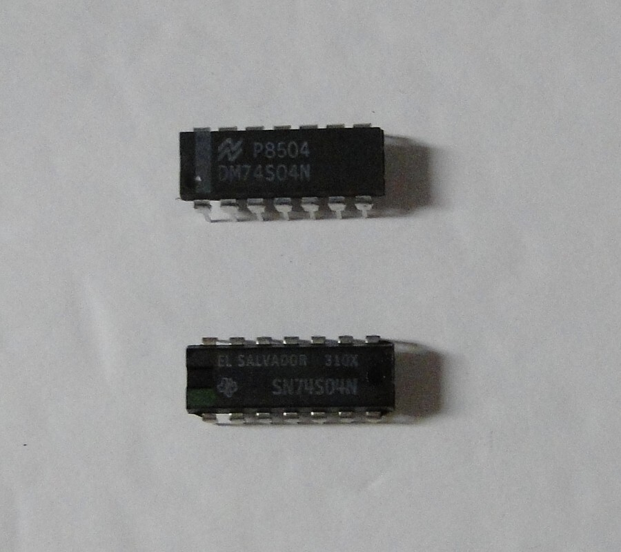 Lot of 25 74S04 SN74S04N DM74S04N DIP 14 pin IC Mixed Manufacturer New Old Stock