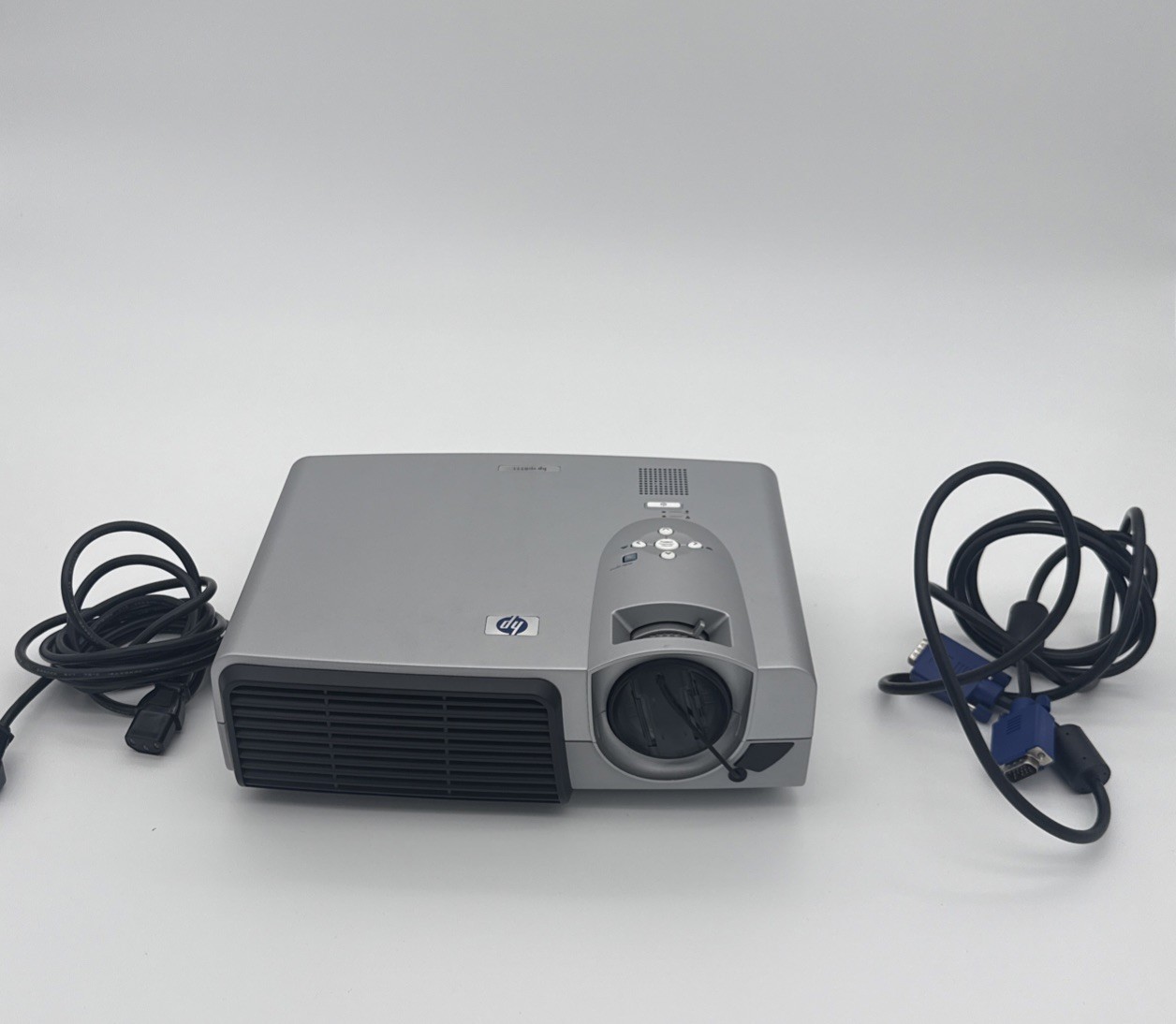 HP vp6111 DLP Projector SVGA Portable HD 1080i - Tested &works