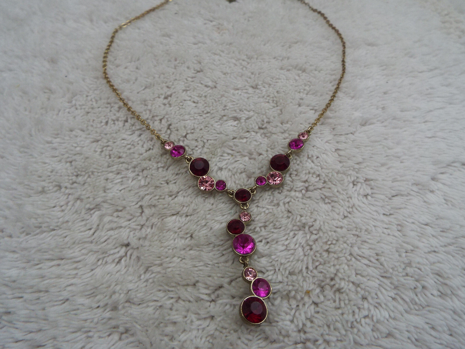 NAPIER Goldtone Pink Red Rhinestone Drop Pendant Necklace (C61)