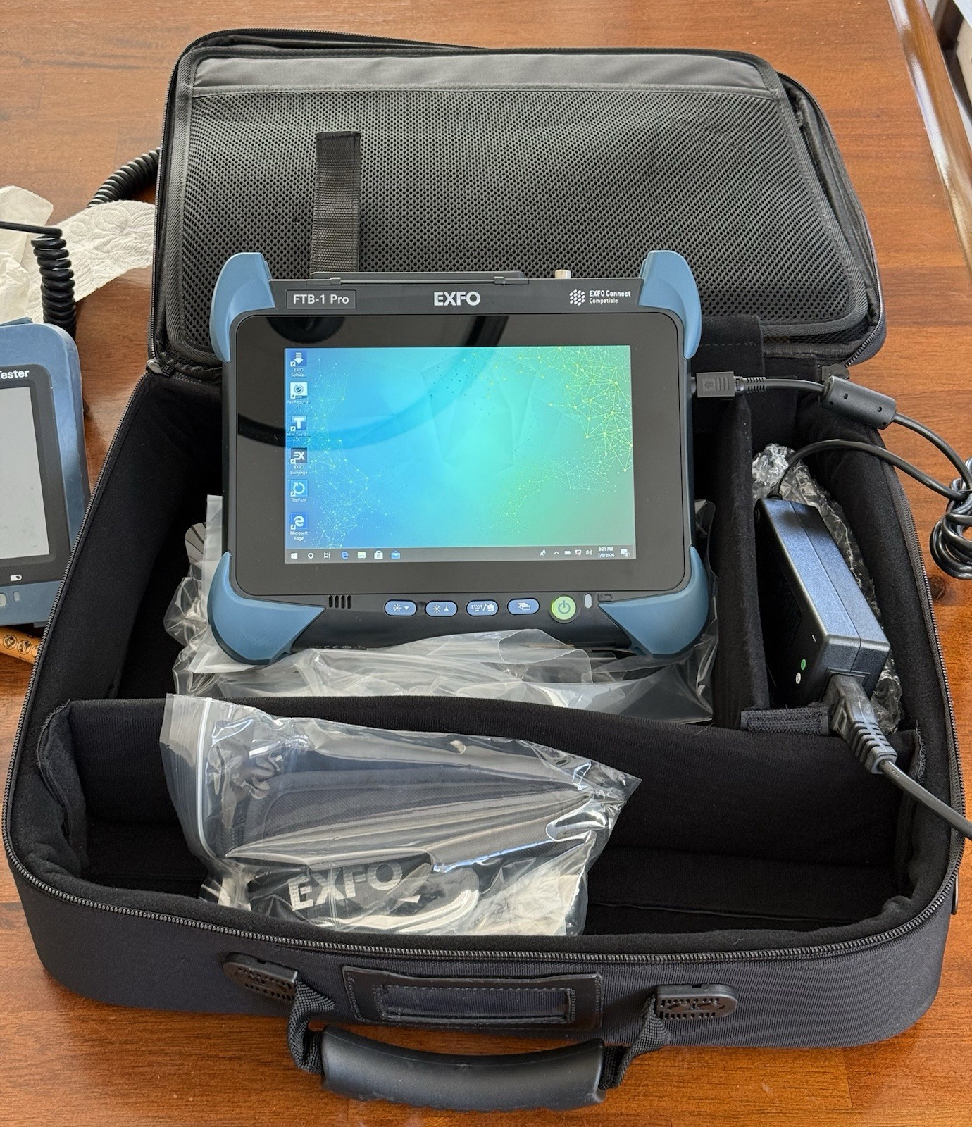 Exfo FTB-1v2 Pro & FTBx-8870 Power Blazer 10G Multiservice Test Module