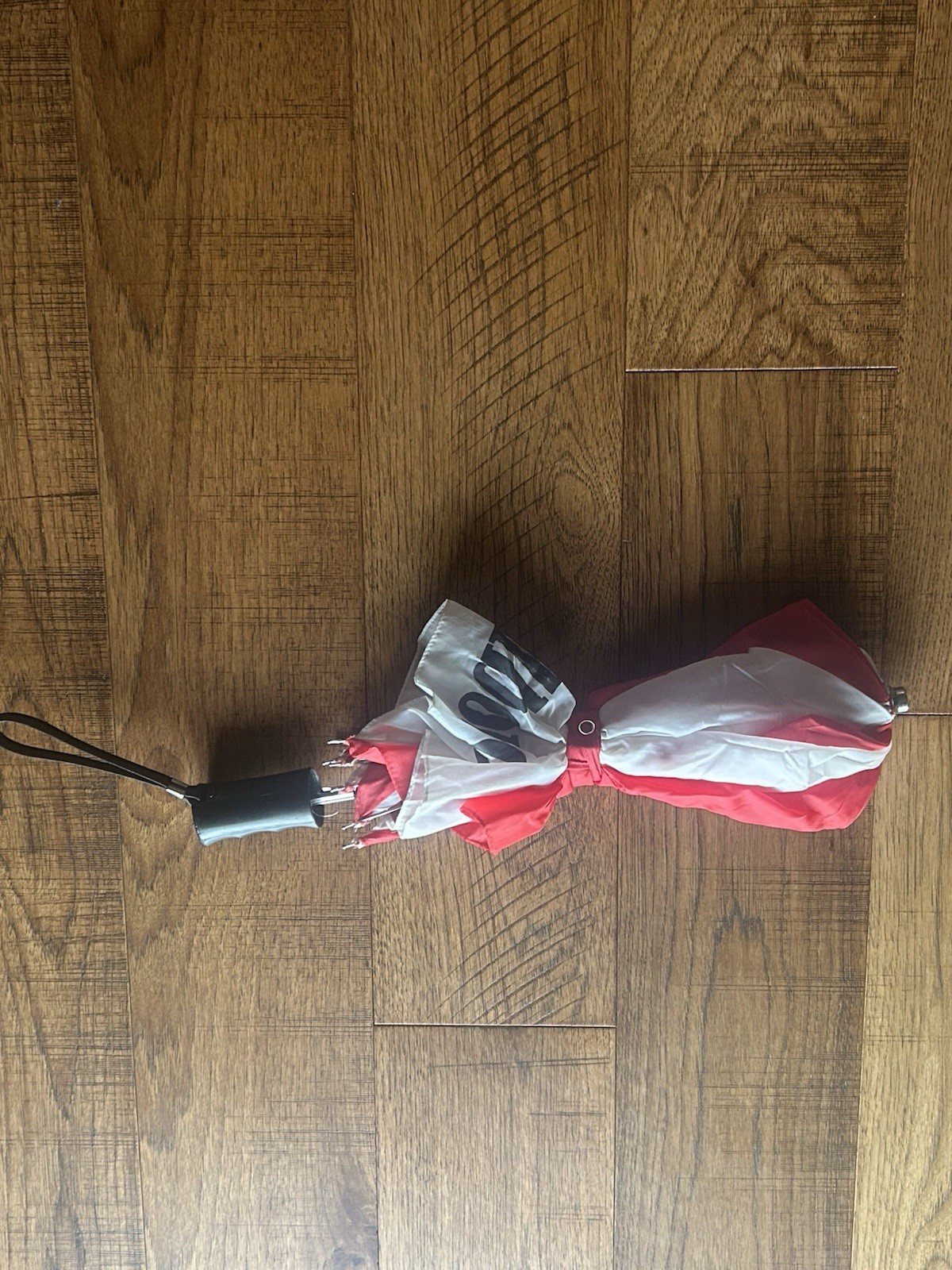 VTG Marlboro Umbrella Push Button Large Red White 34” Diameter