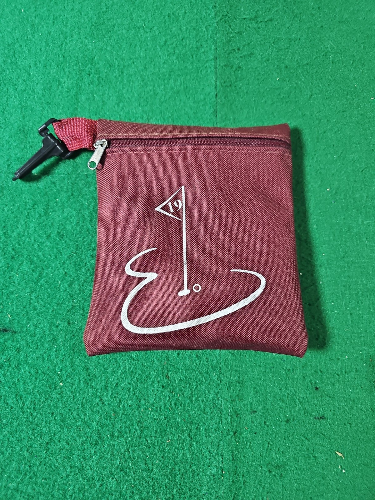 19th Hole Valuables Pouch Tee Bag / 50 Wooden 2" Tees / Zipper / Maroon/White