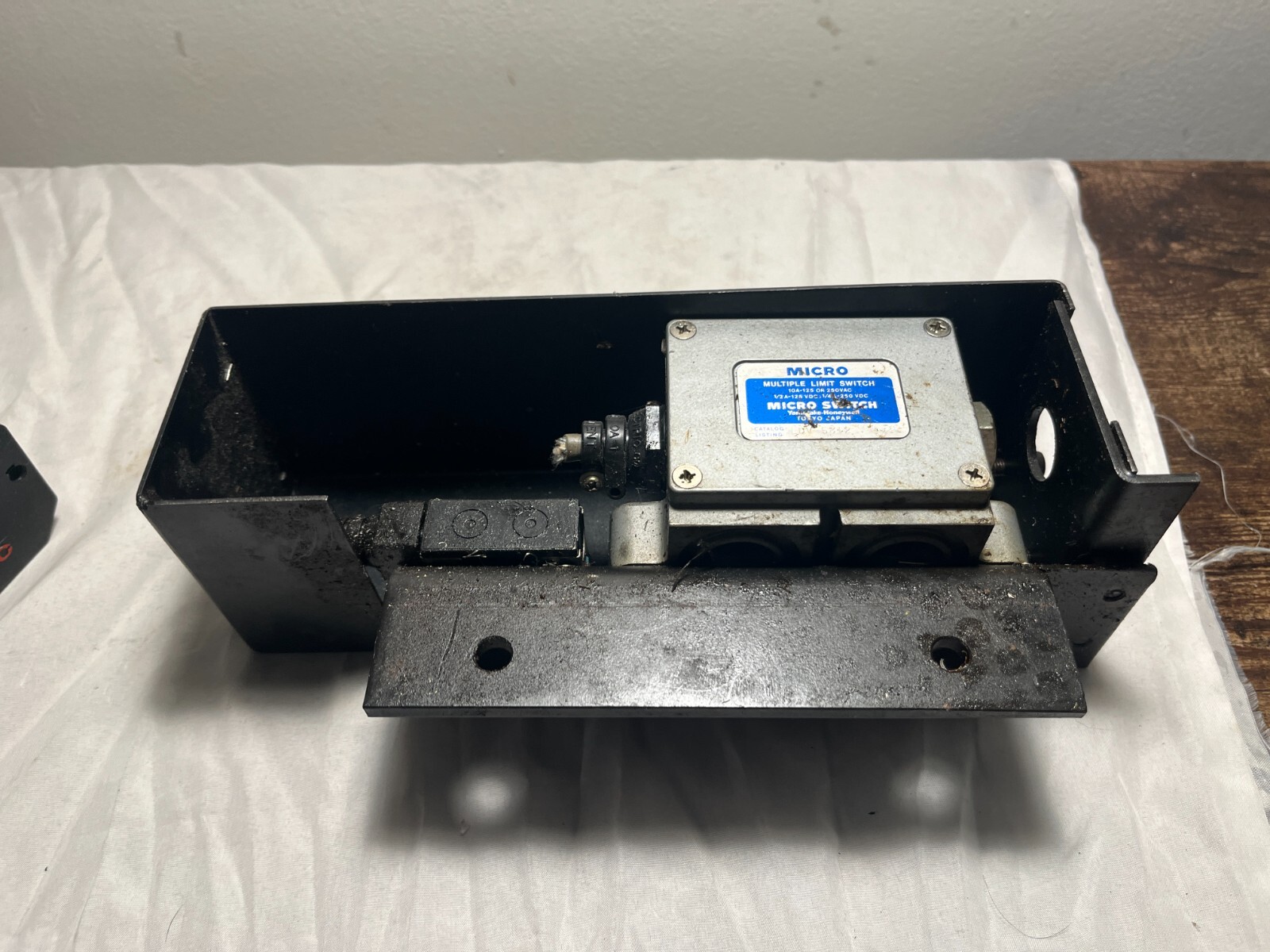 FANUC Honeywell LDV-5312DT 10A 125/250V 3 Way MICROSWITCH MICRO ASSY