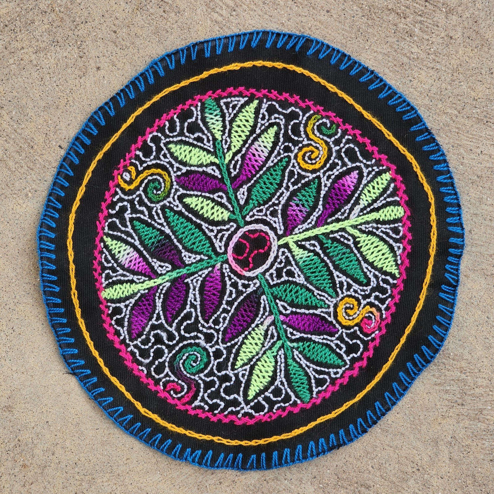 Shipibo Hand Embroidered Kene Round Patch Altar Cloth 8" (21 cm) Diameter 1f