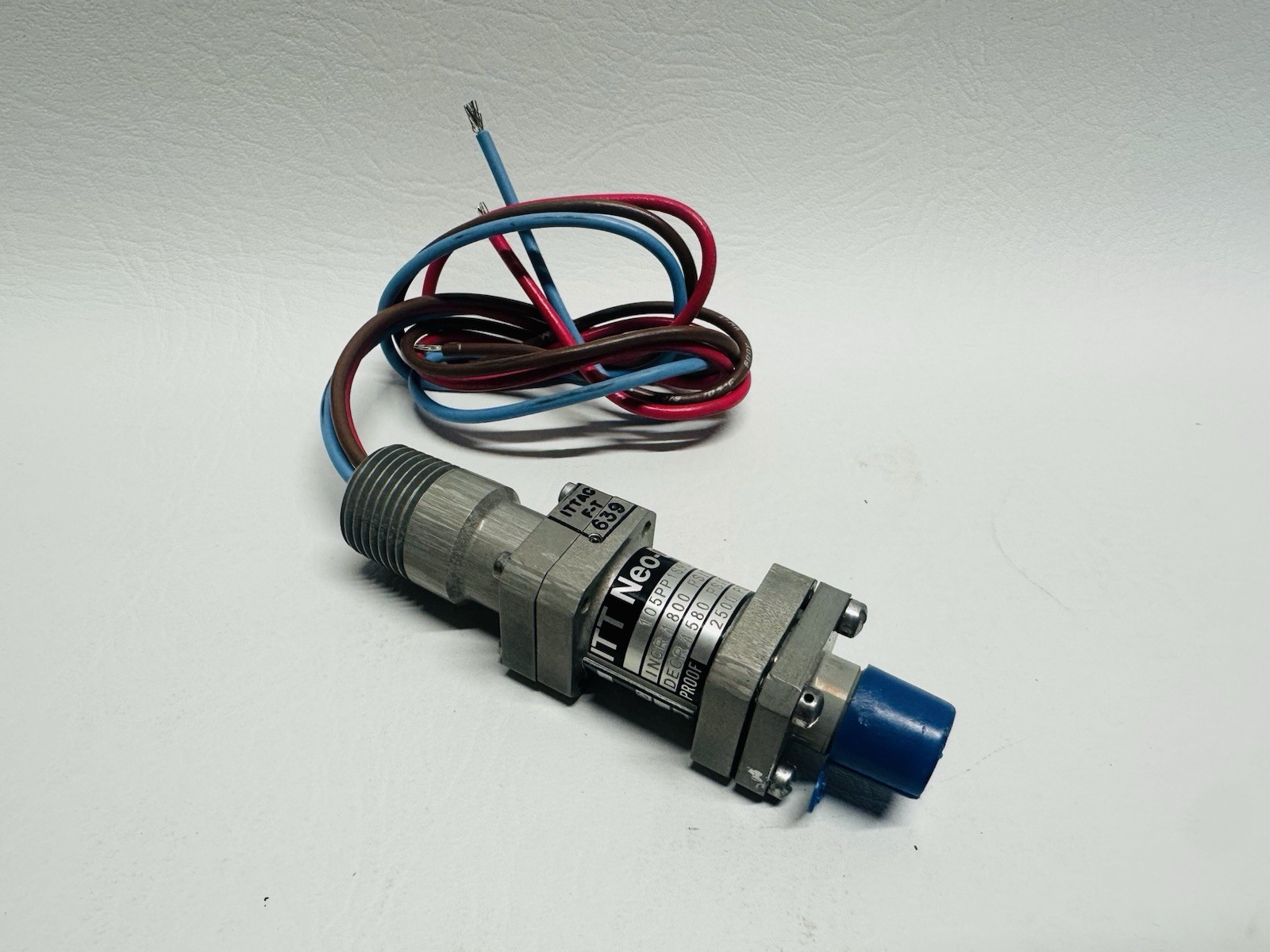 NEW ITT Neo-Dyn 105PP1S904 Pressure Switch