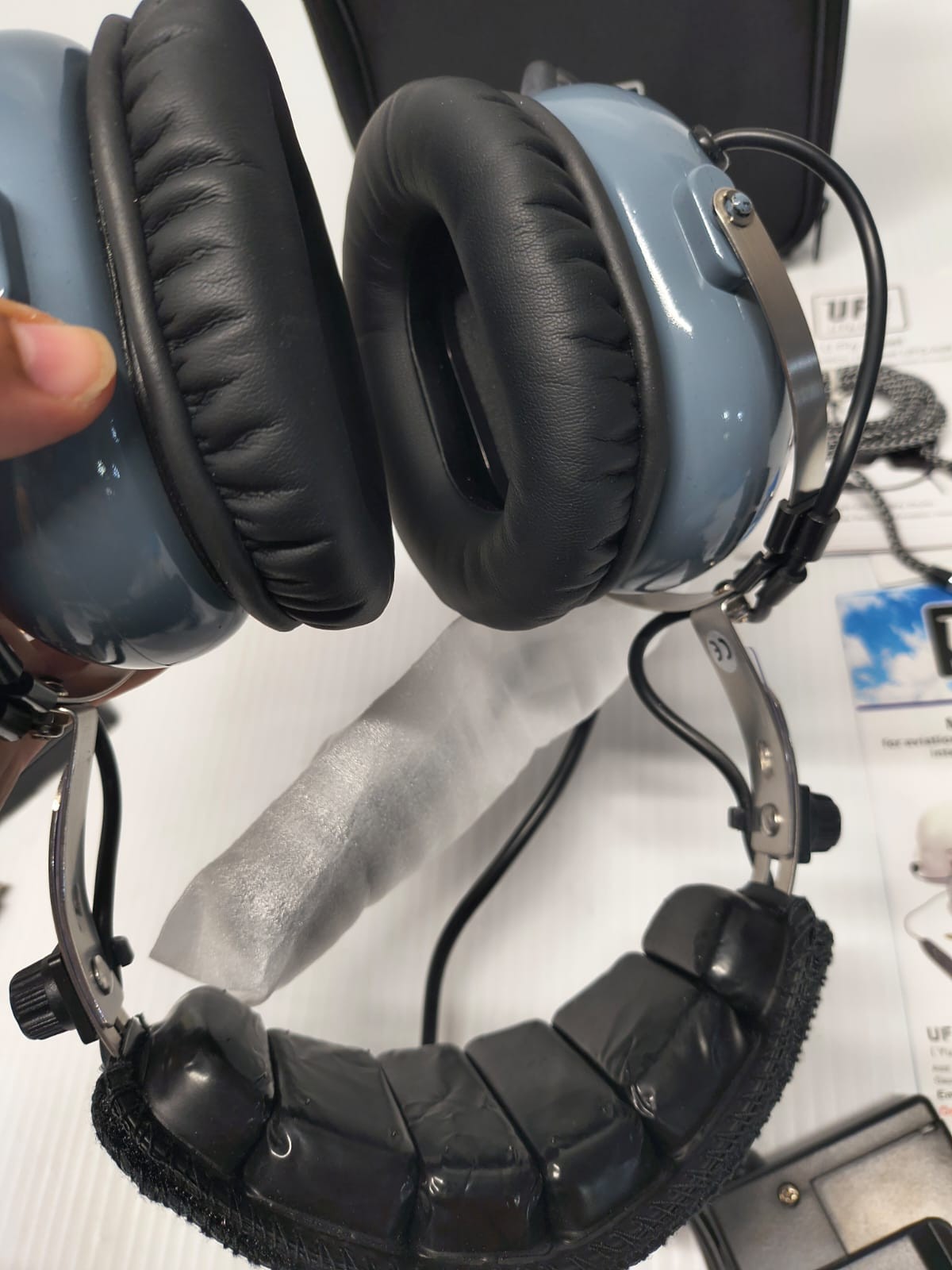 UFQ-A28 ANR Aviation Headset Pilot With Case/AC Adapter
