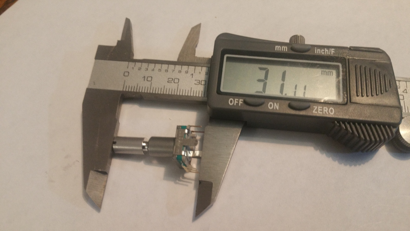 Alps Rotary Encoder w/ Momentary Switch - 30 Detents / 360 Degrees - PC Board