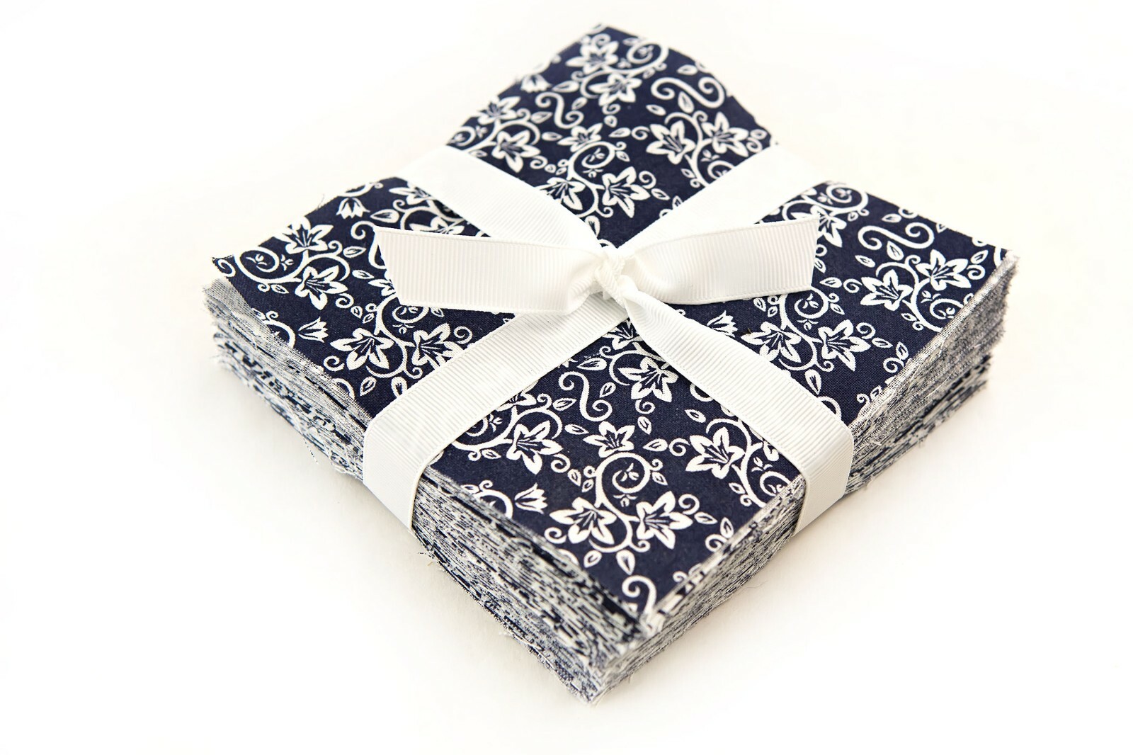 New Navy  & White Basics  pre cut charm pack 5" squares 100% cotton fabric quilt