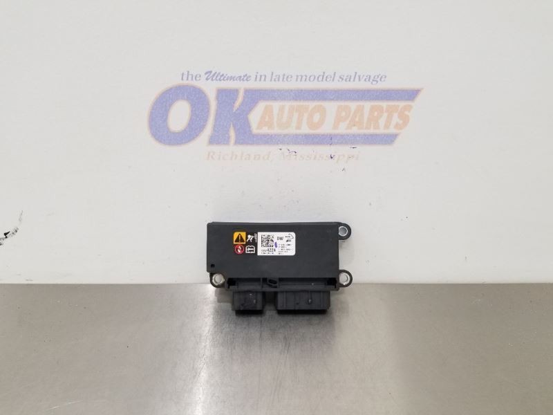 19 GMC YUKON XL SRS BAG MODULE 13584587