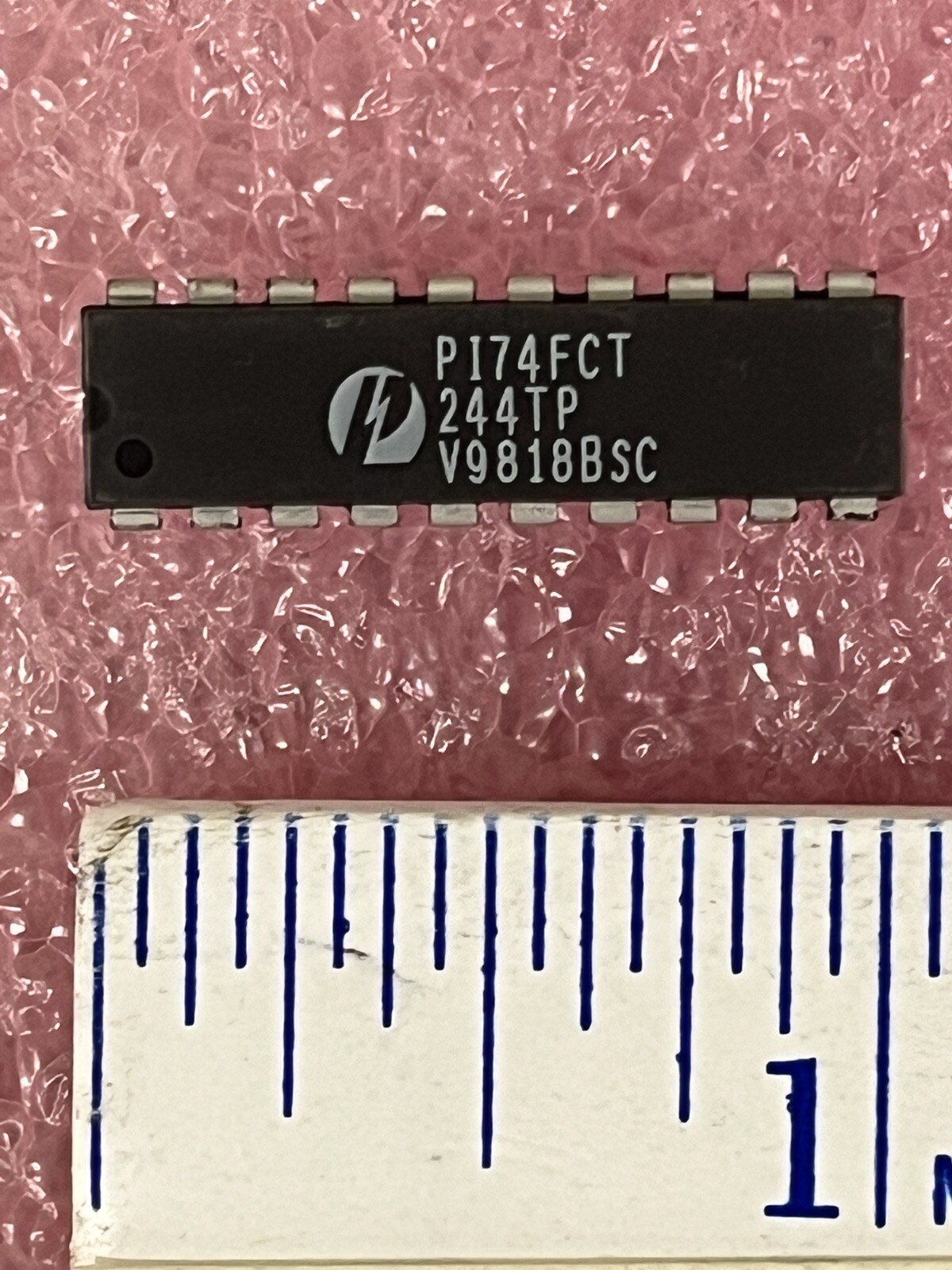 PI74FCT244TP IC BUS DRIVER 2 FUNC 4 BIT TRUE OUTPUT 20 PIN DIP PERICOM (LOT OF 2