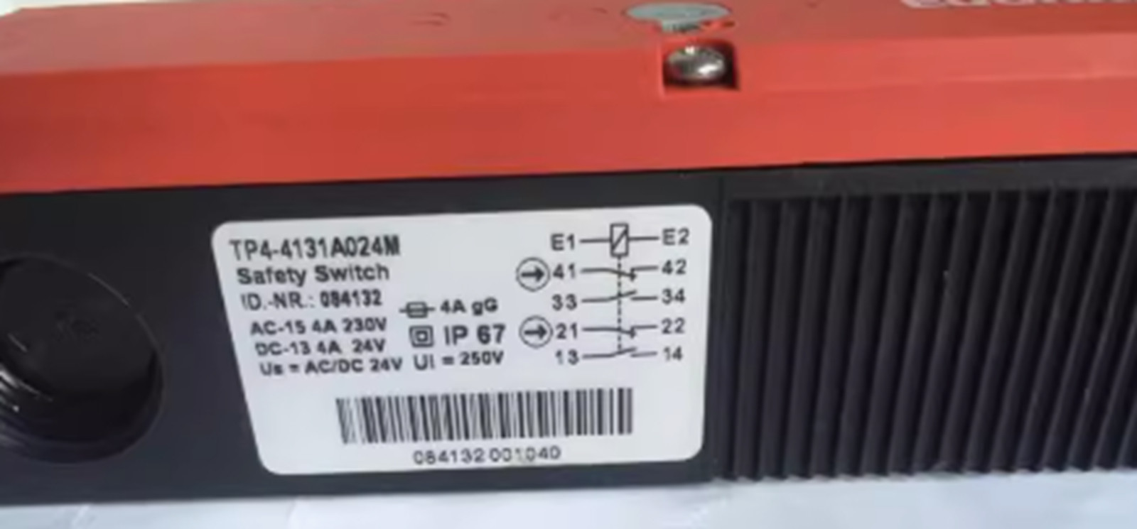 NEW EUCHNER TP4-4131A024M 084132 Safety Switch