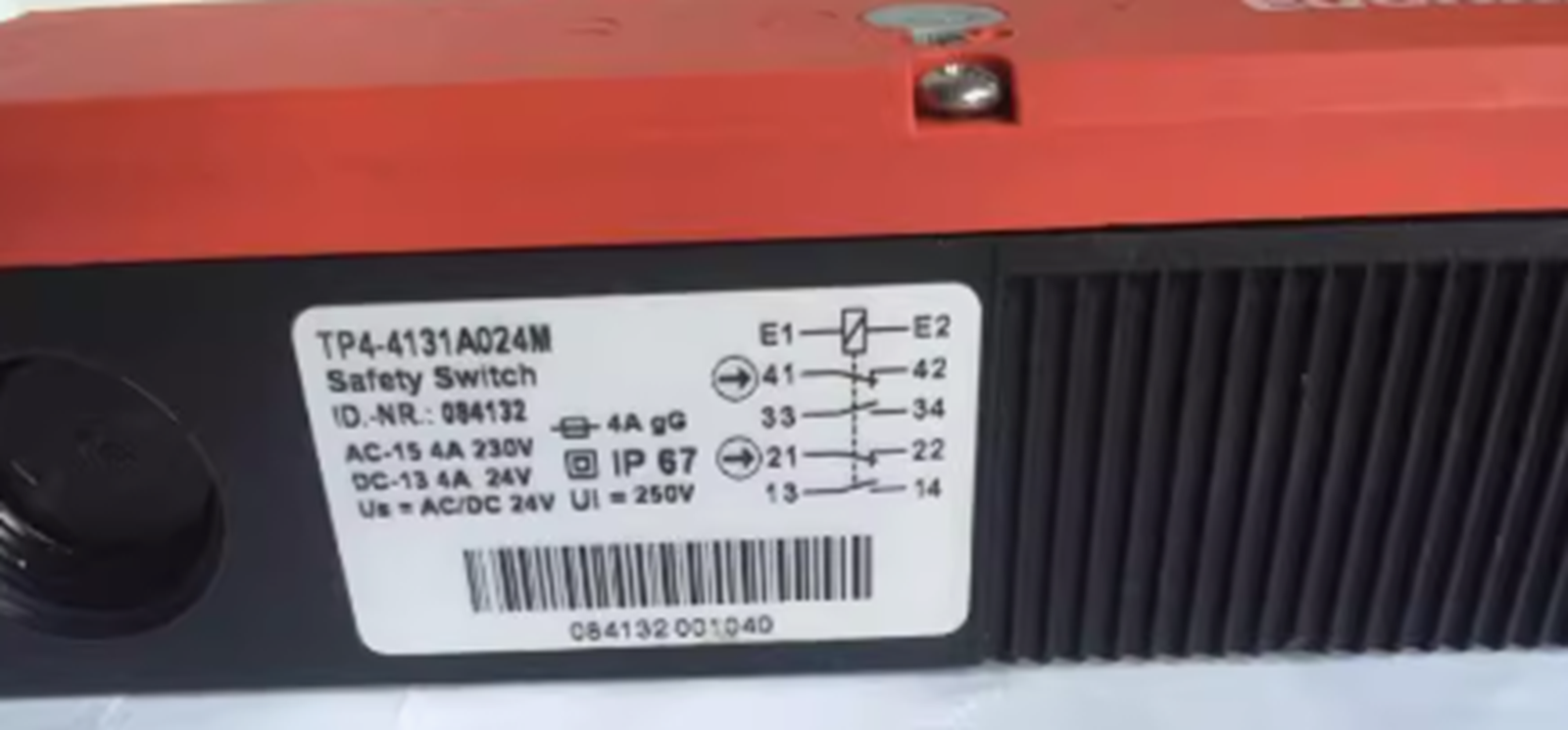 NEW EUCHNER TP4-4131A024M 084132 Safety Switch