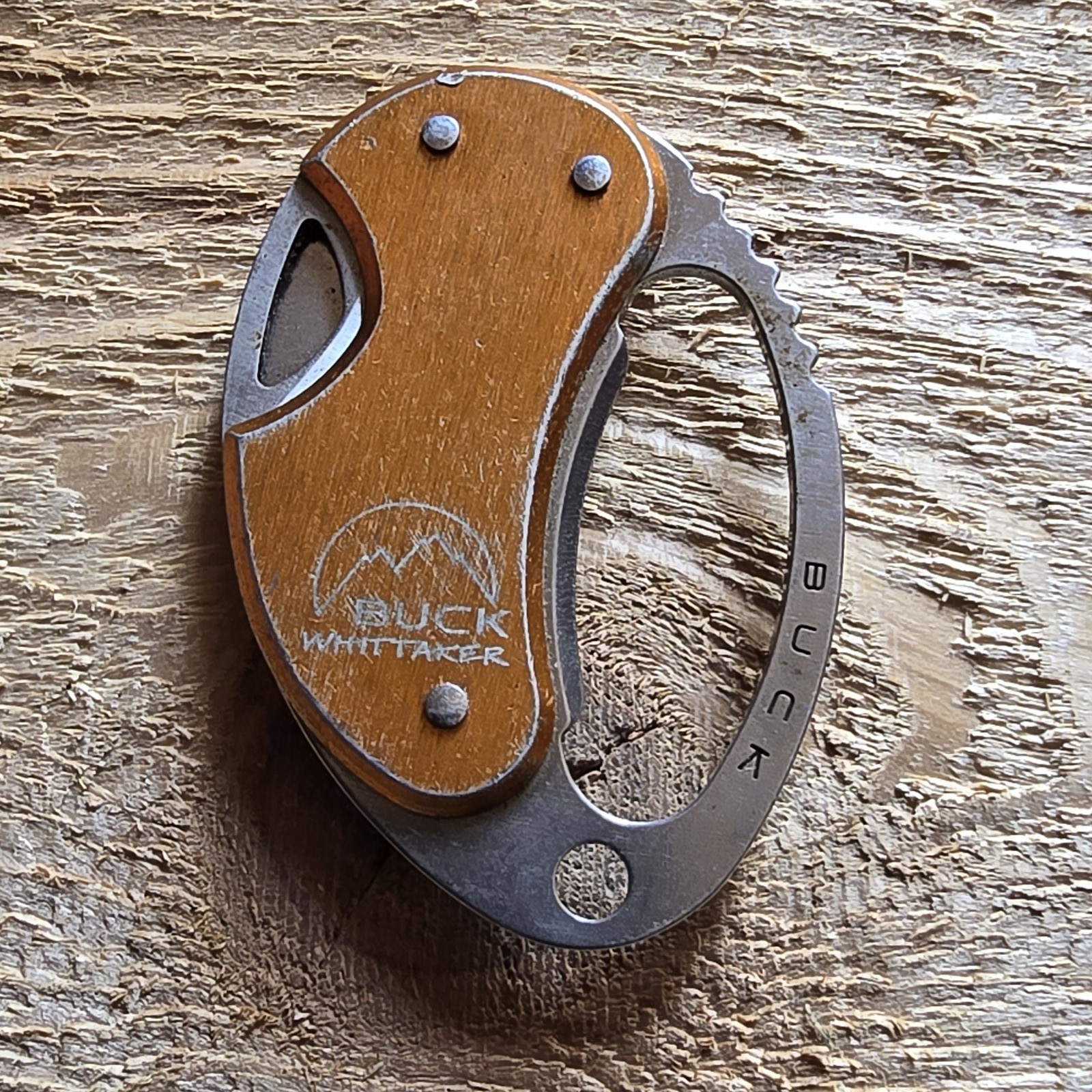 BUCK KNIVES 759 METRO WHITTAKER KEYCHAIN POCKET KNIFE BOTTLE OPENER TAIWAN, 2007