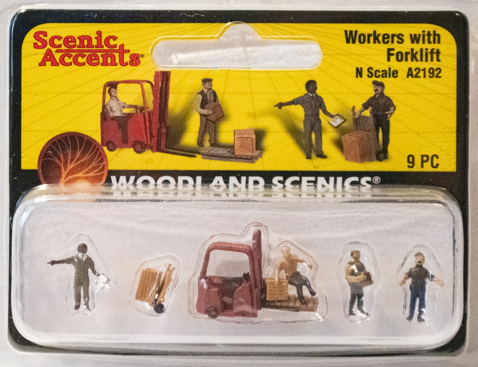 Woodland Scenics N #2192 Scenic Accents(R) Figures -- Workers with Forklift