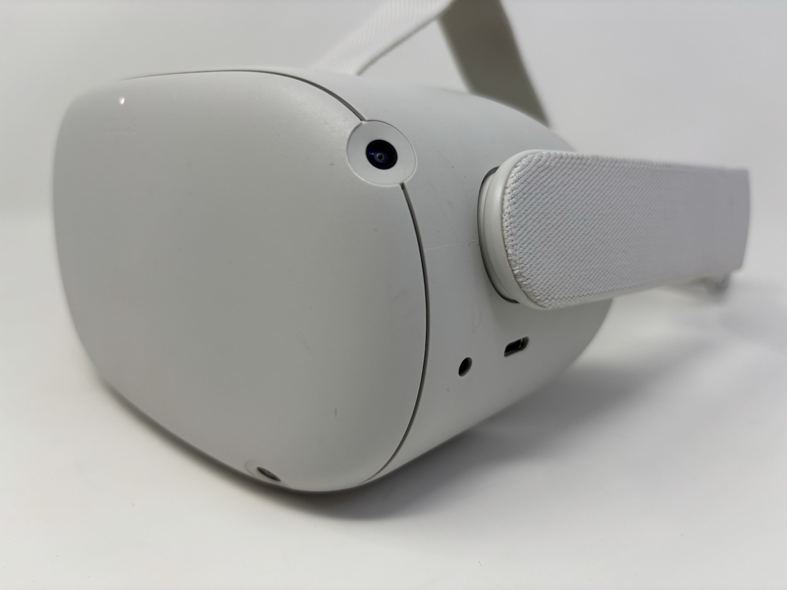 Meta Oculus Quest 2 64GB VR Headset VR Headset Only Tested No Controllers