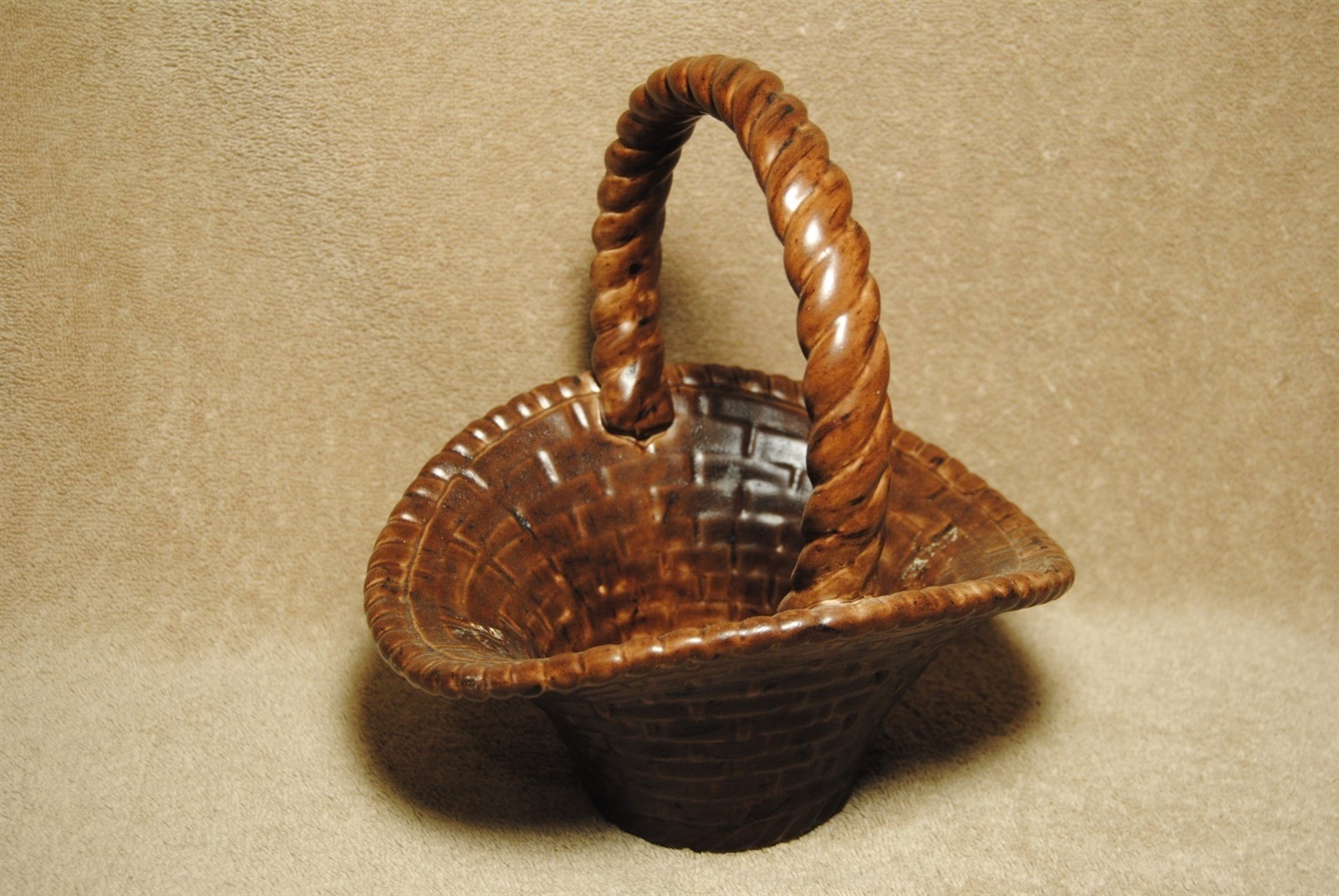 Vintage 1978 Decorative Ceramic Basket with Handle Bread Flowers Easter