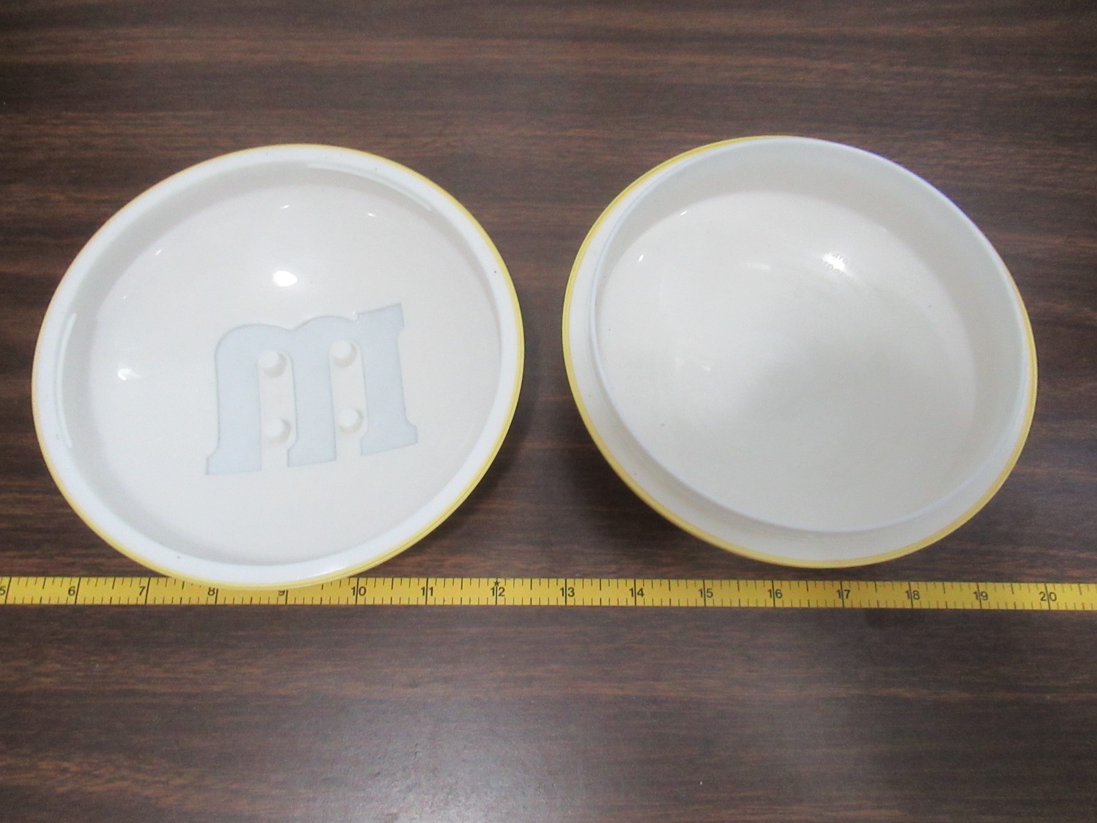 M&M lot of 3 plastic pastel Easter containers