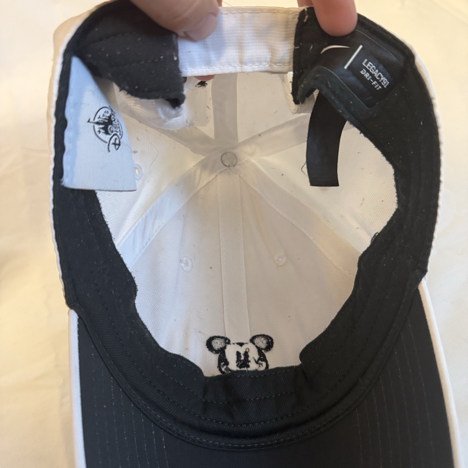 EUC Nike Mickey Mouse Authentic Disney Dri-Fit Featherlight Running OSFA Hat Cap