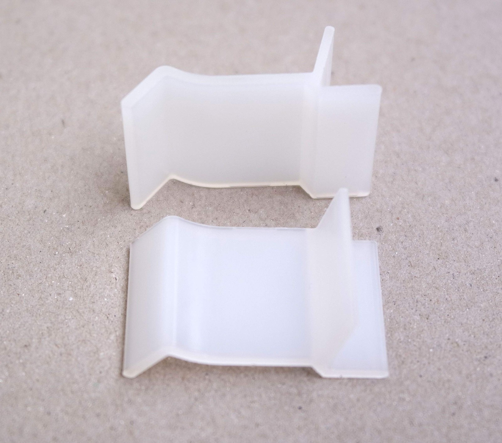 G GOODSZONE 10/Pack Table Rim Clips Nylon Patio 1.23" x 0.76", Natural