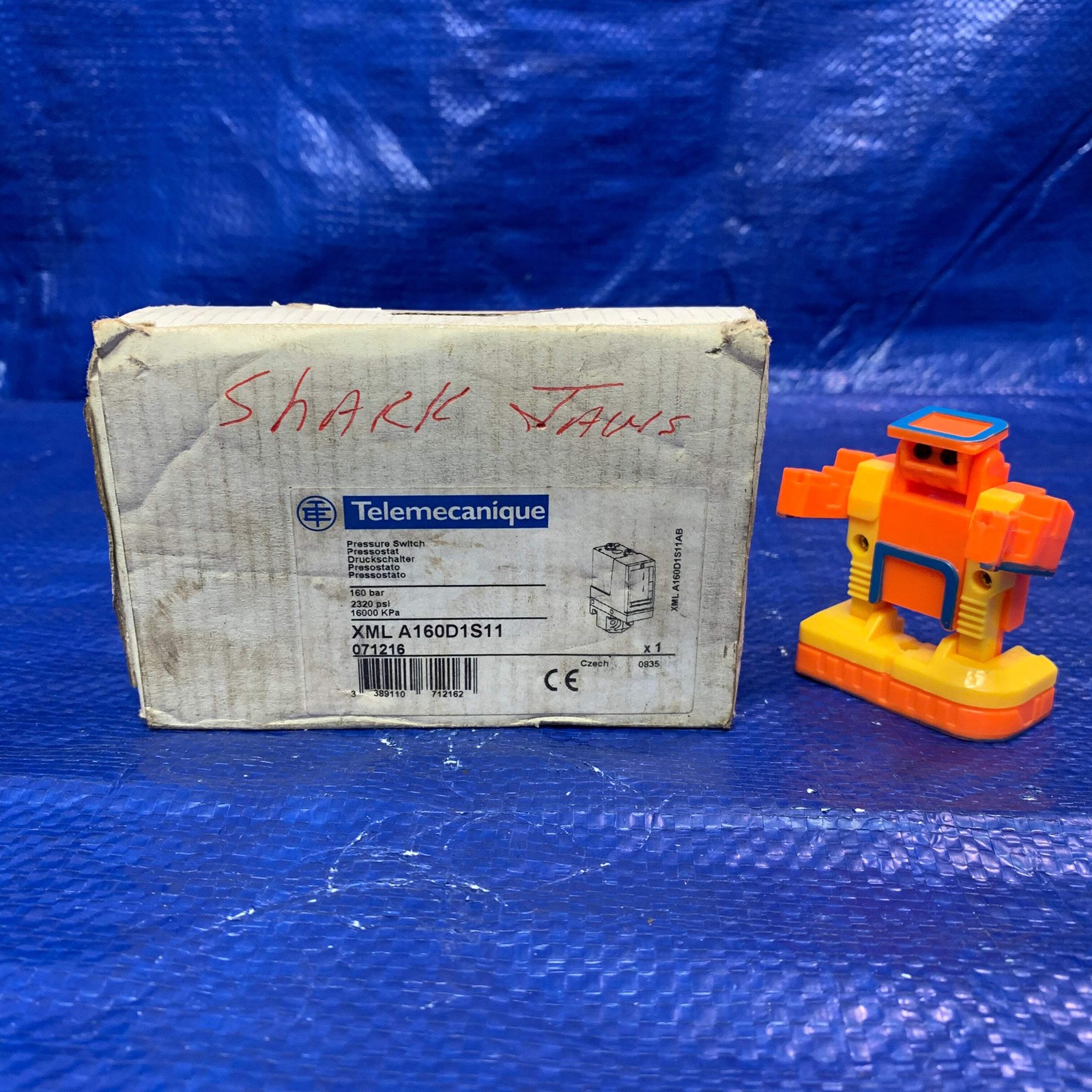 Telemecanique XMLA160D1S11 Pressure Switch (Open Box)
